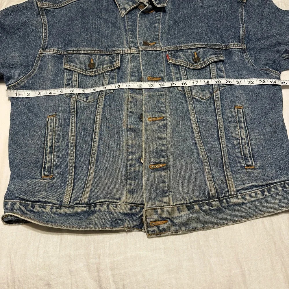Levi's Denim Trucker Jacket Size L 100% Cotton Denim Vintage Made in the USA